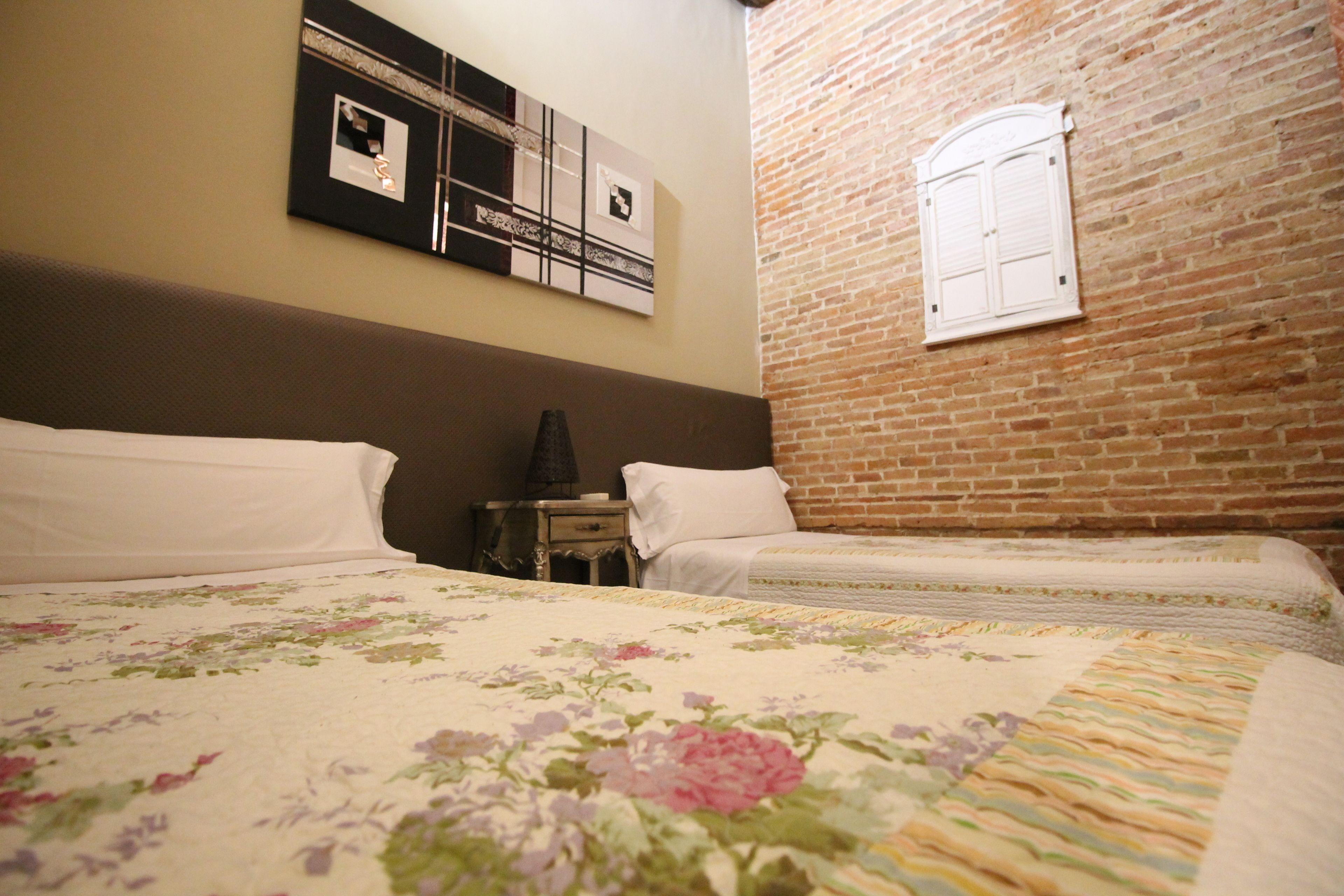 Hostal Orleans — Foto 1